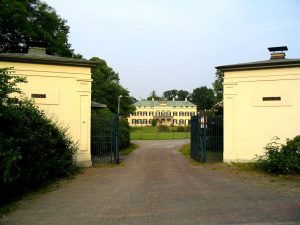 Fisbeck Ferienwohnungen Rastede Schloss
